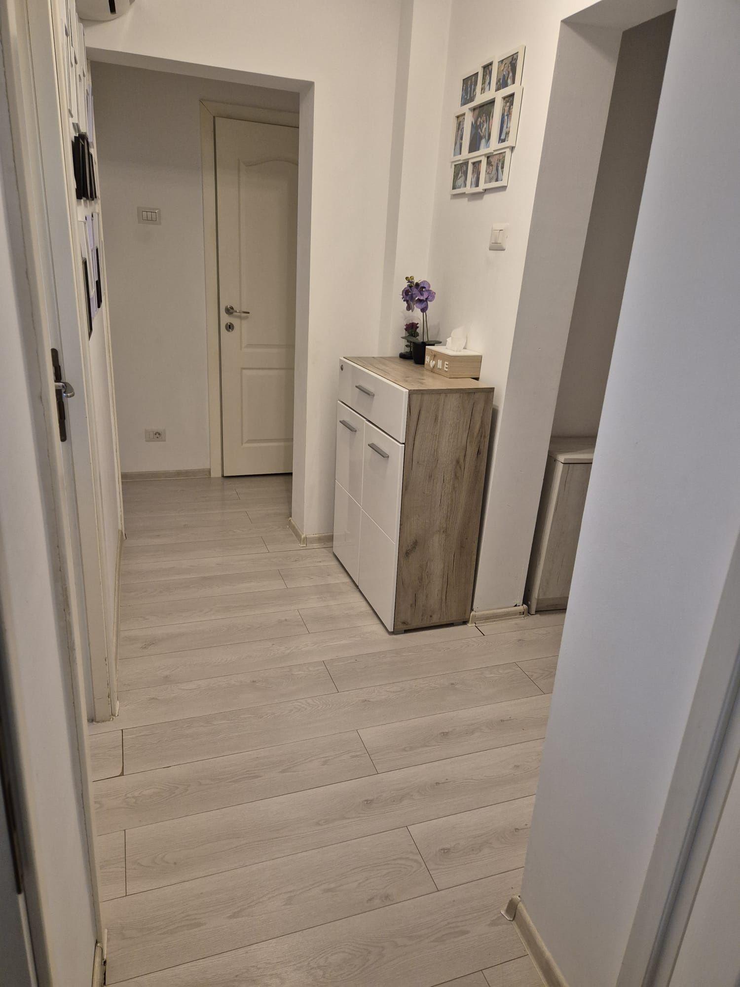 Apartament 2 camere decomandate utilat mobilat renovat etaj 2 str. Mircea Eliade