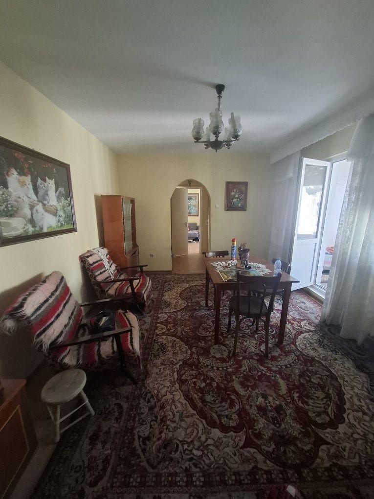 Proprietar, vând apartament 2 camere etaj 3