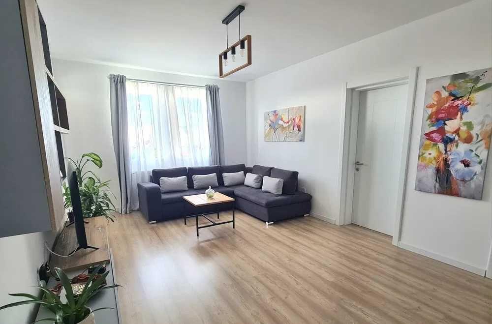 vand apartament 2 camere + dressing in zona compa/trans-agape