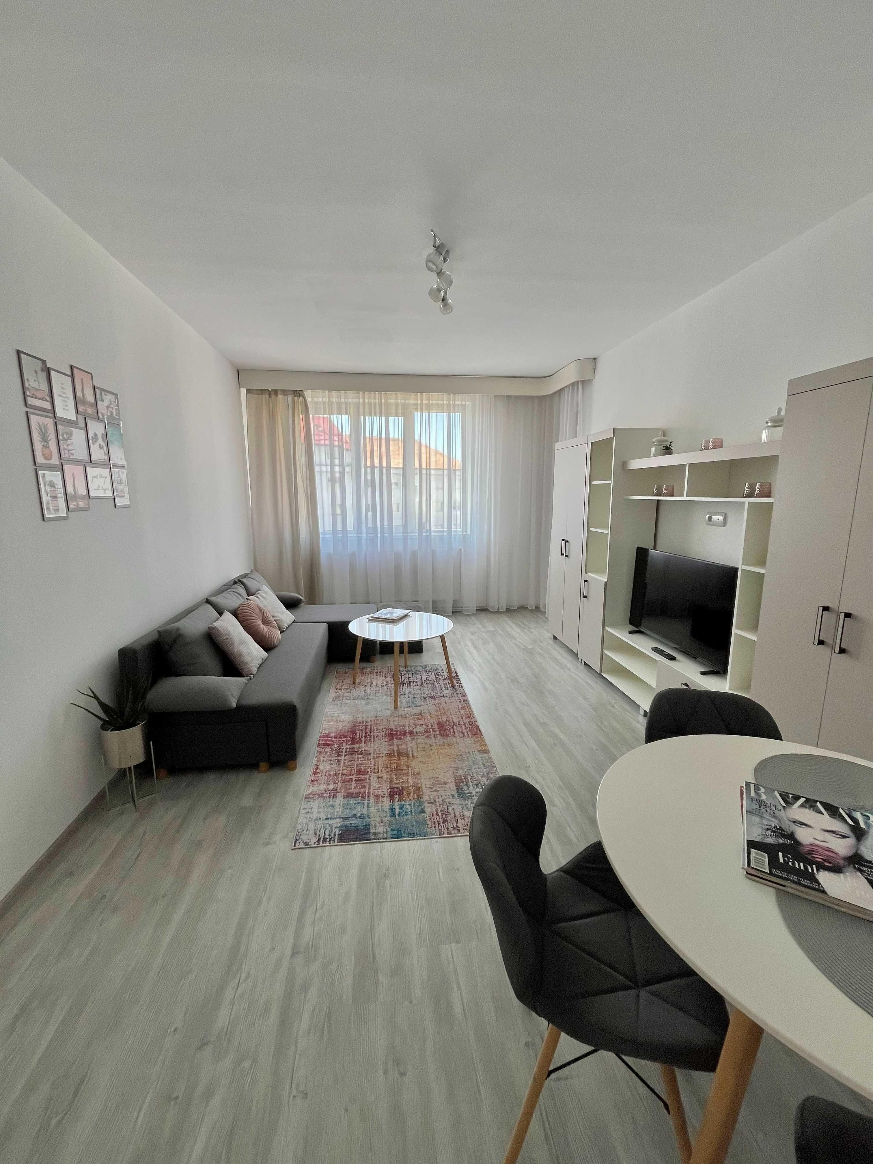 Apartament decomandat 2 camere Strand I - imagine 1