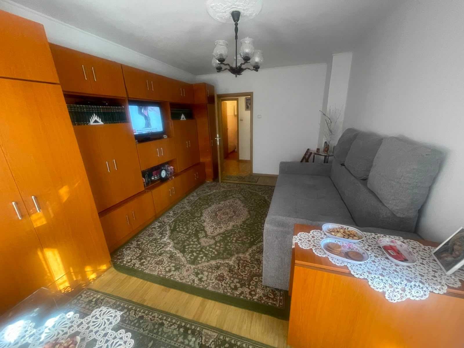 Apartament 3 camere, 2 băi, confort 1 - imagine 1