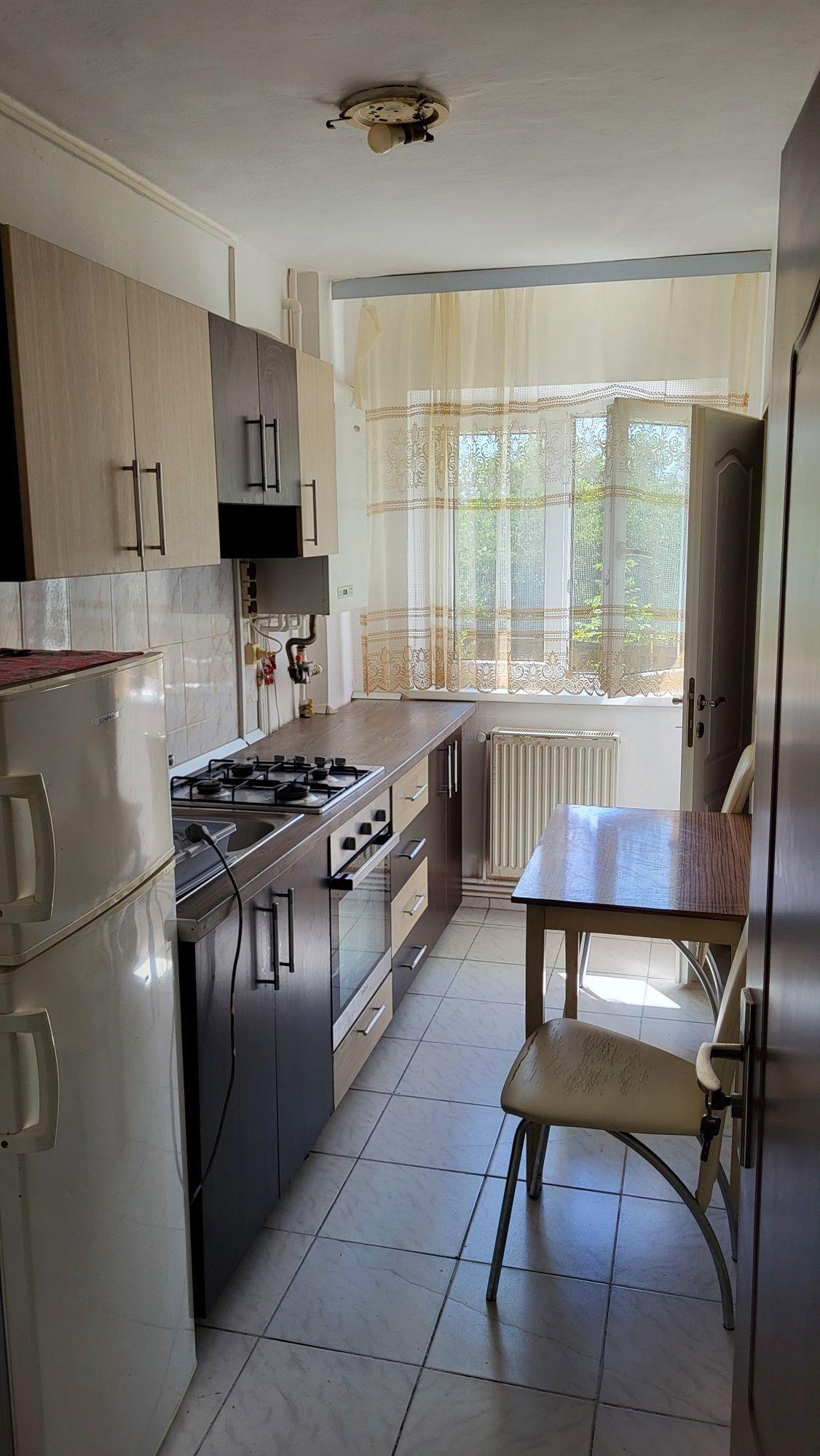 Inchiriere garsoniera spatioasa, parter