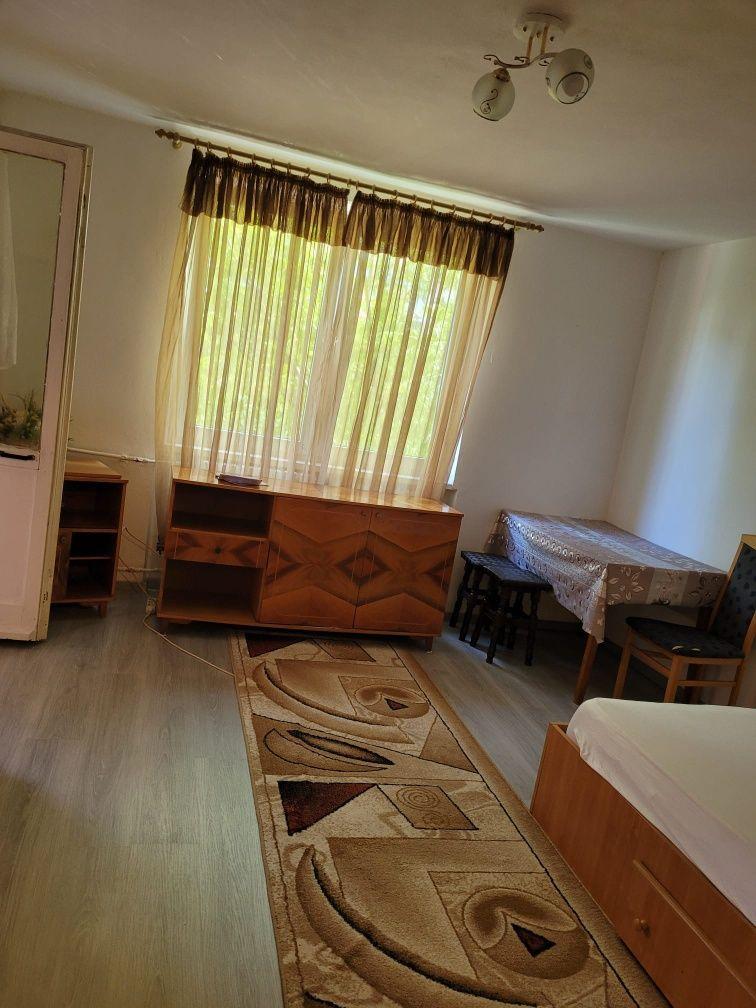 Garsoniera de închiriat