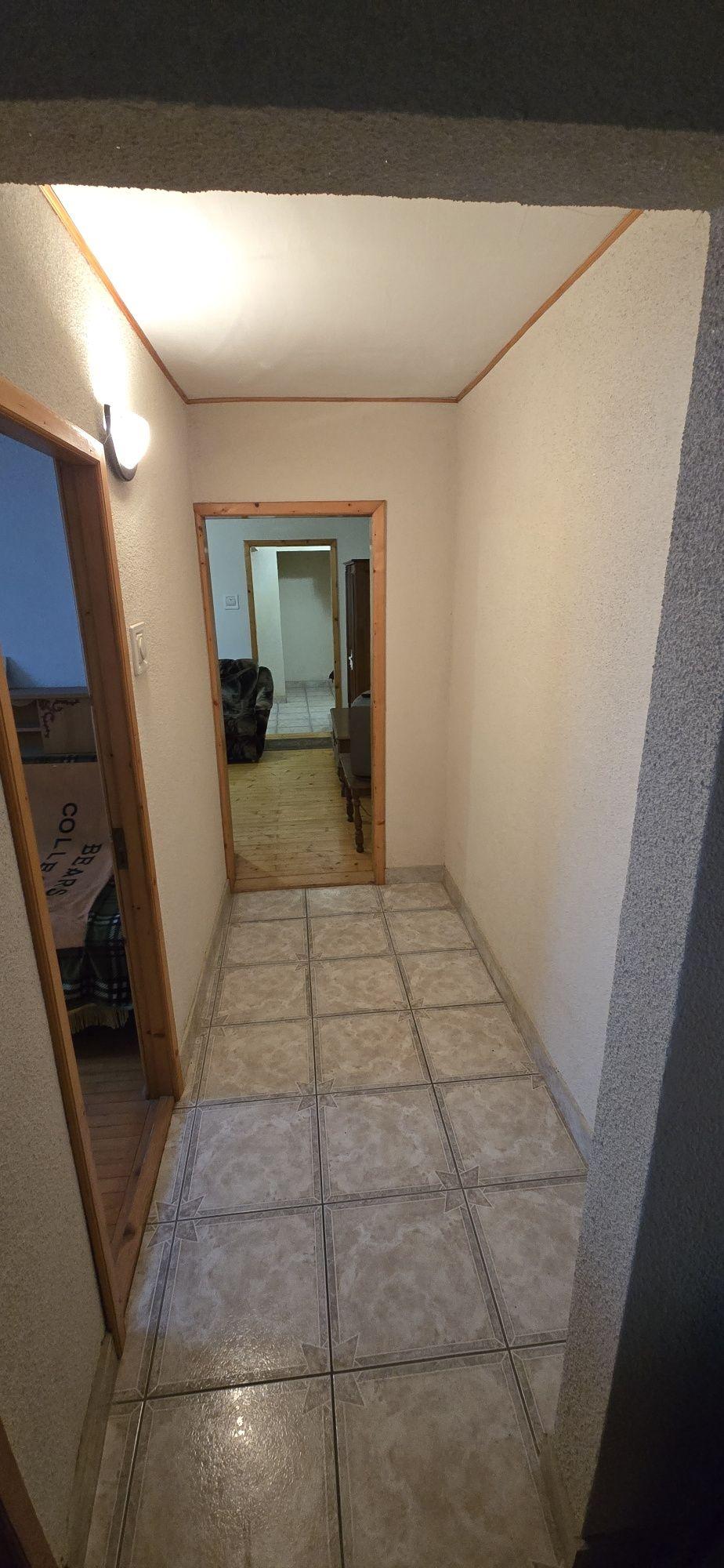 Inchiriez 3 camere bloc vechi - imagine 1