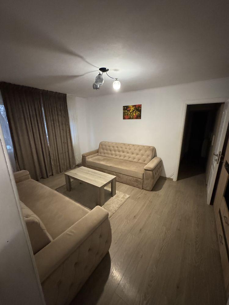 Inchiriez apartament zona George Enescu