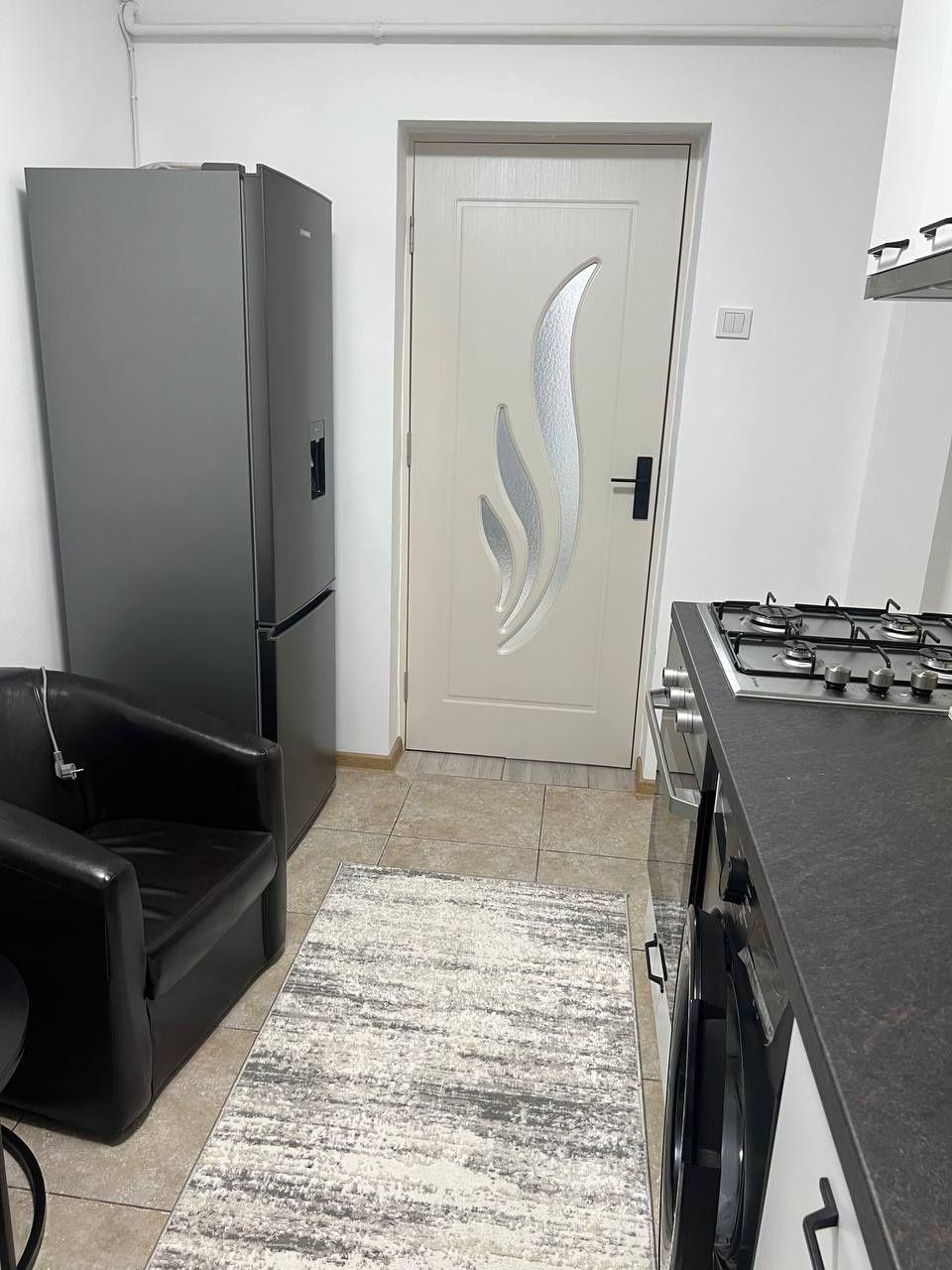 Chirie Ap 2 Camere decomandat 54mp renovat Nou Mobilat toate utilitatile Octav Onicescu et 4 zona mai sus de Biserica Roseti 350Eur