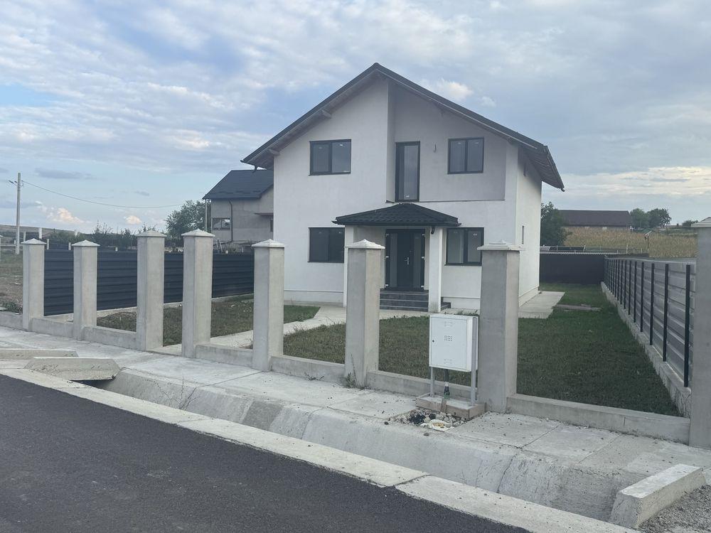 Vand casa in botosani Sat stauceni 6 km de centrul orasului - imagine 1