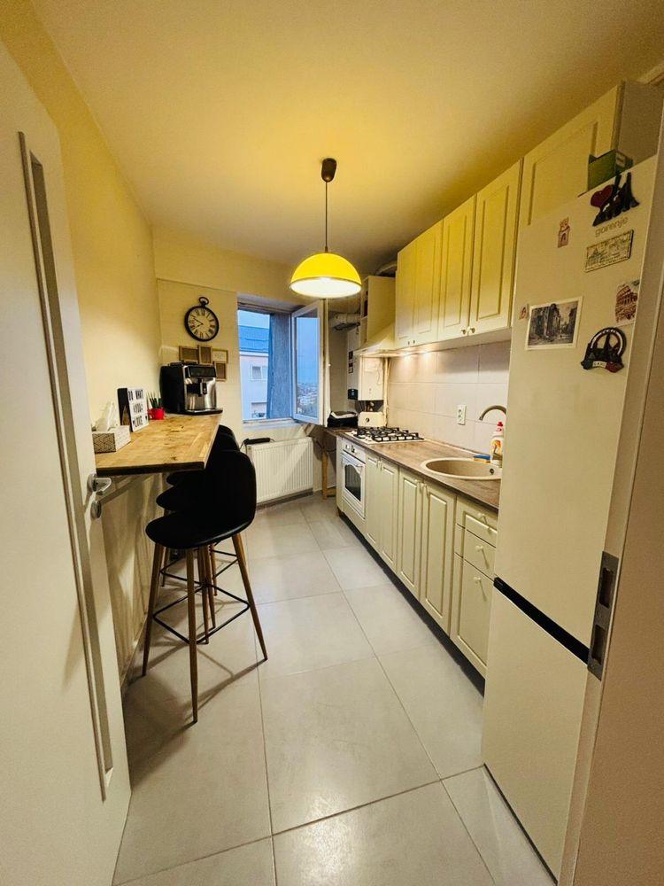 Vand apartament 3 camere