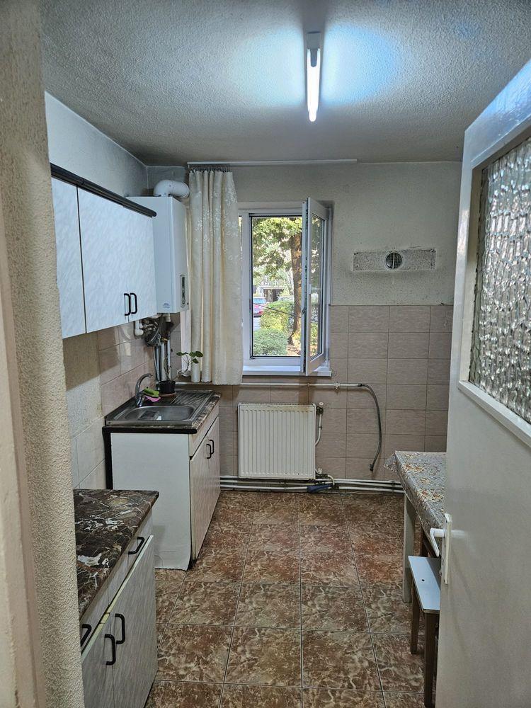 PF vând apartament în Bistrița, zona Ursului, parter înalt, 2 camere