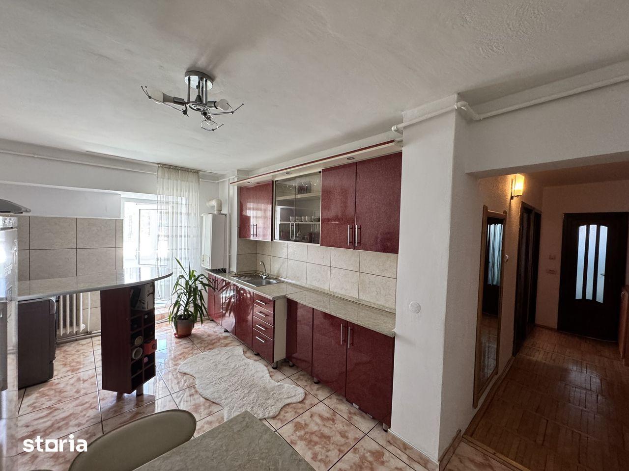 Vând apartament 3 camerea Zona Mihai Eminescu!Direct de la proprietar