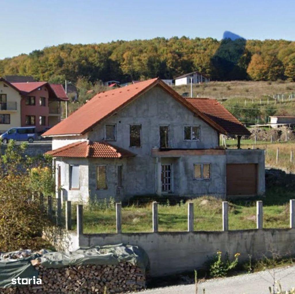 Casa in Valea Jelnei , 305 mp - imagine 1