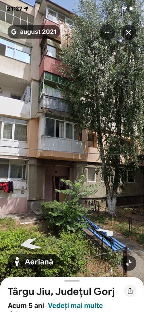 Vand apartament decomandat cu 2 camere