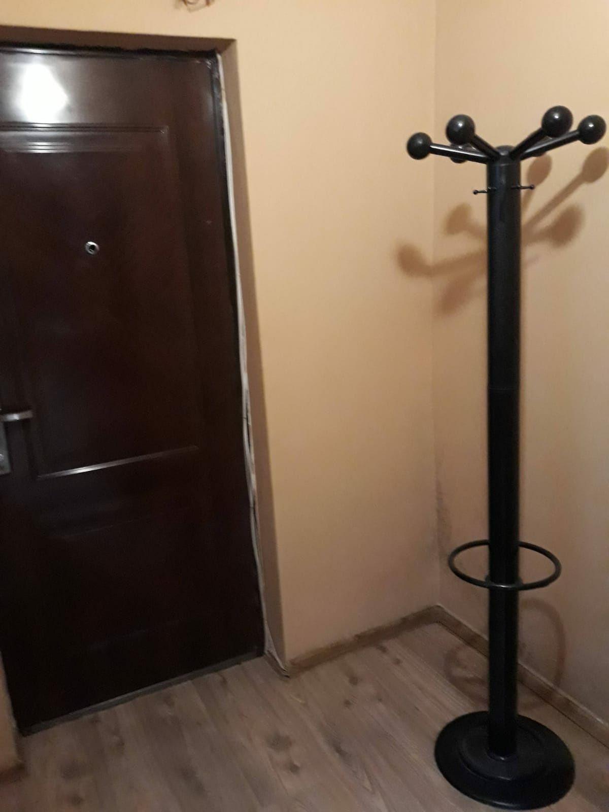 Ofer spre închiriere garsonieră cf 1 in tg jiu, zona 9 mai, lângă restaurantul Quatro stagioni, pret 1100 lei