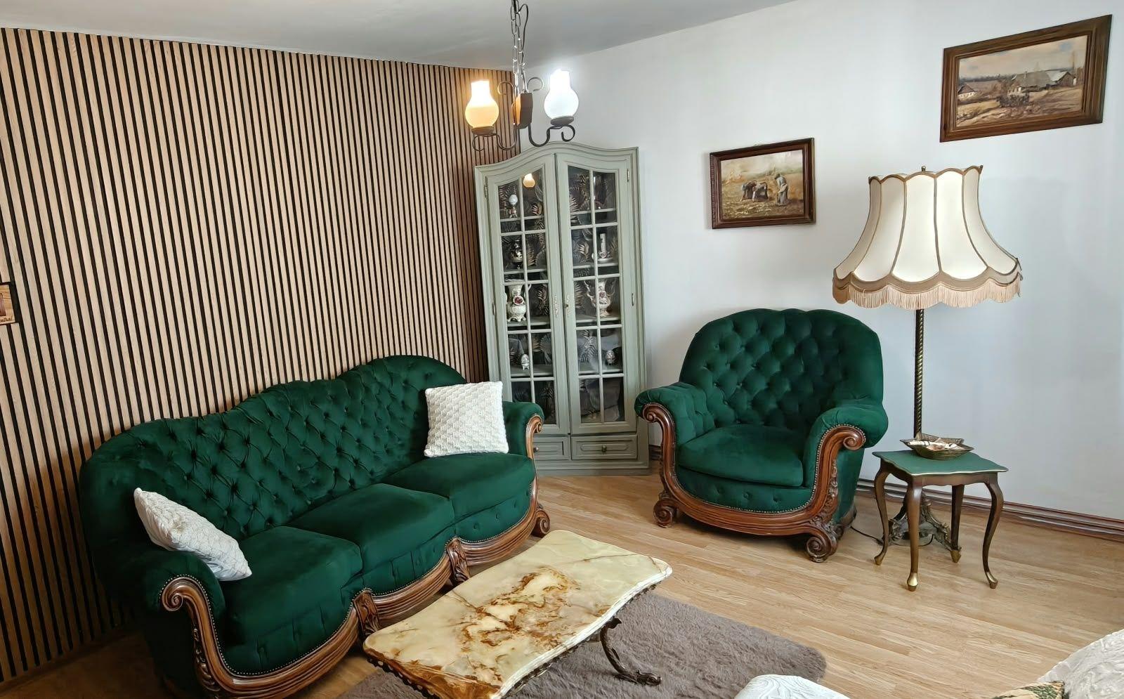 Închiriez apartament central