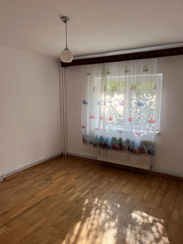 Apartament 3 camere decomandat, etaj 1, Micro 3 Targoviste – proprietar - imagine 1