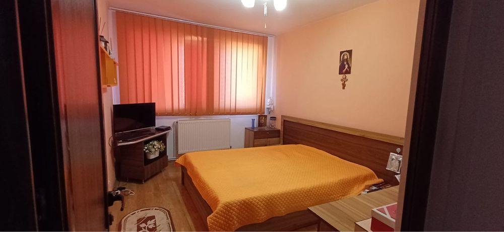 Apartament 3 camere - imagine 1