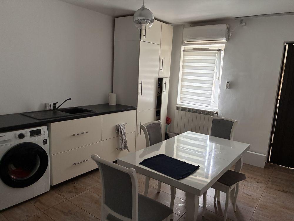 Vand apartament 3 camere decomandat micro 11 - imagine 1