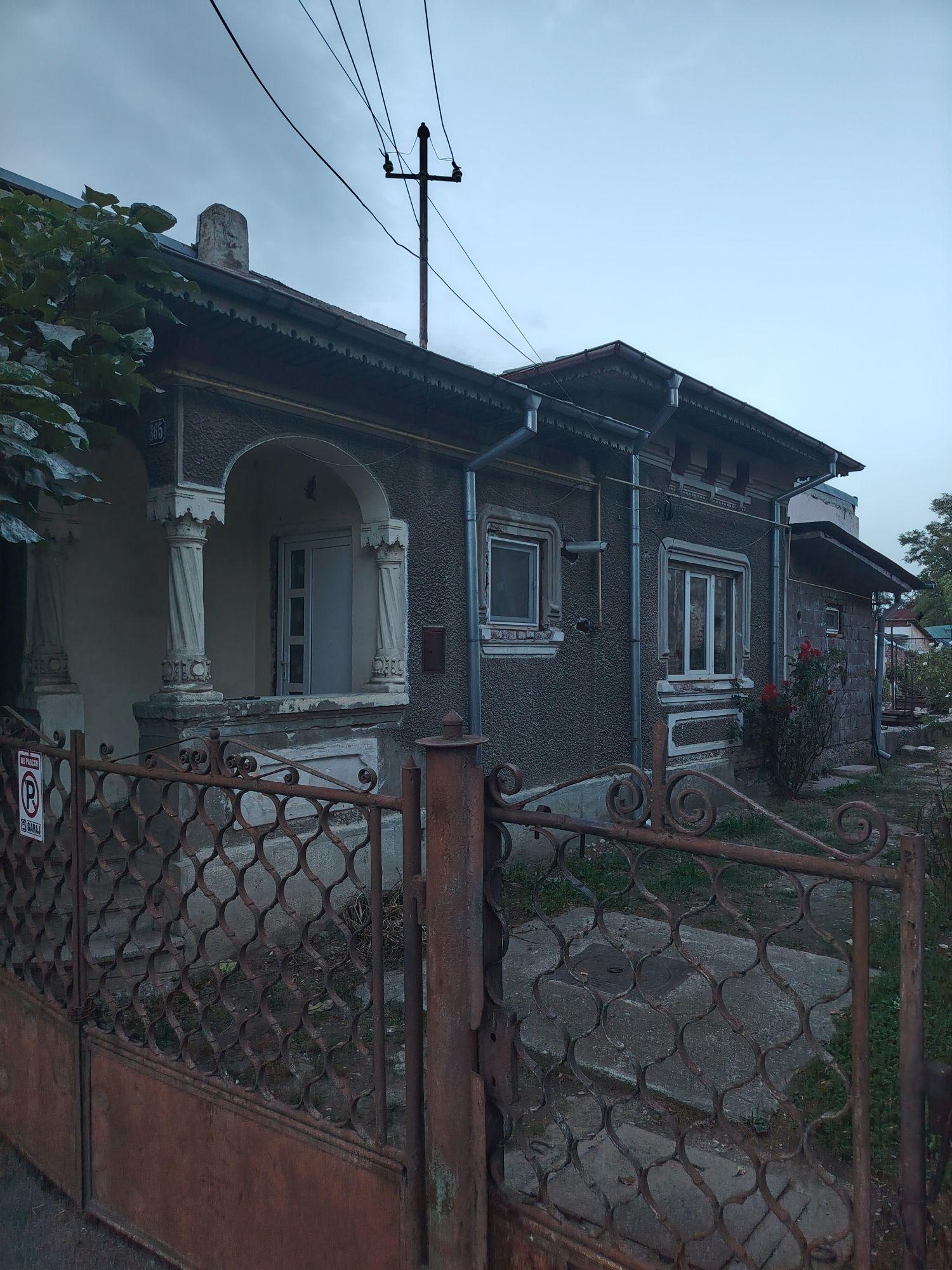 Casă de vânzare 84 mp utili, teren 875 mp, zonă Tribunalul Dâmbovița. - imagine 1
