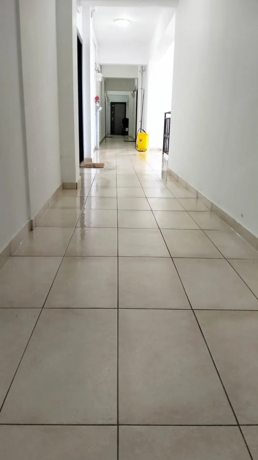 închiriez garsonieră pr strada Biruinței - imagine 1