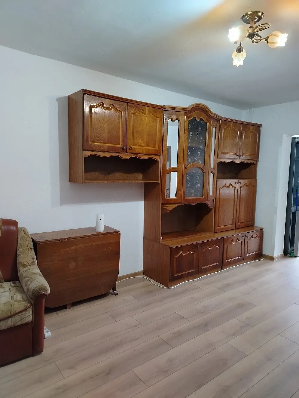 Închiriez garsoniera Între Lacuri