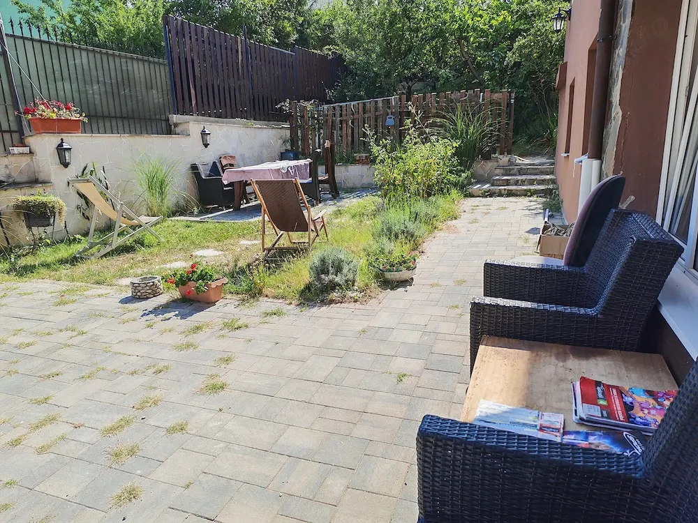 Inchiriez apartament ,la casa,pentru 2 sau 3 studenti e,lângă fac. de medicina Umf str Ciresilor - imagine 1