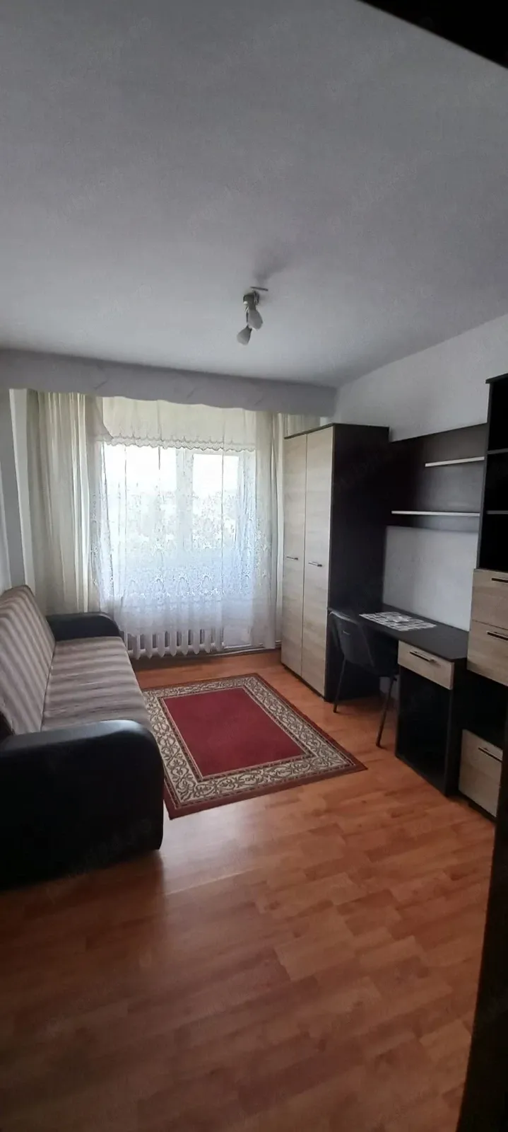 Inchiriez apartament 3 camere