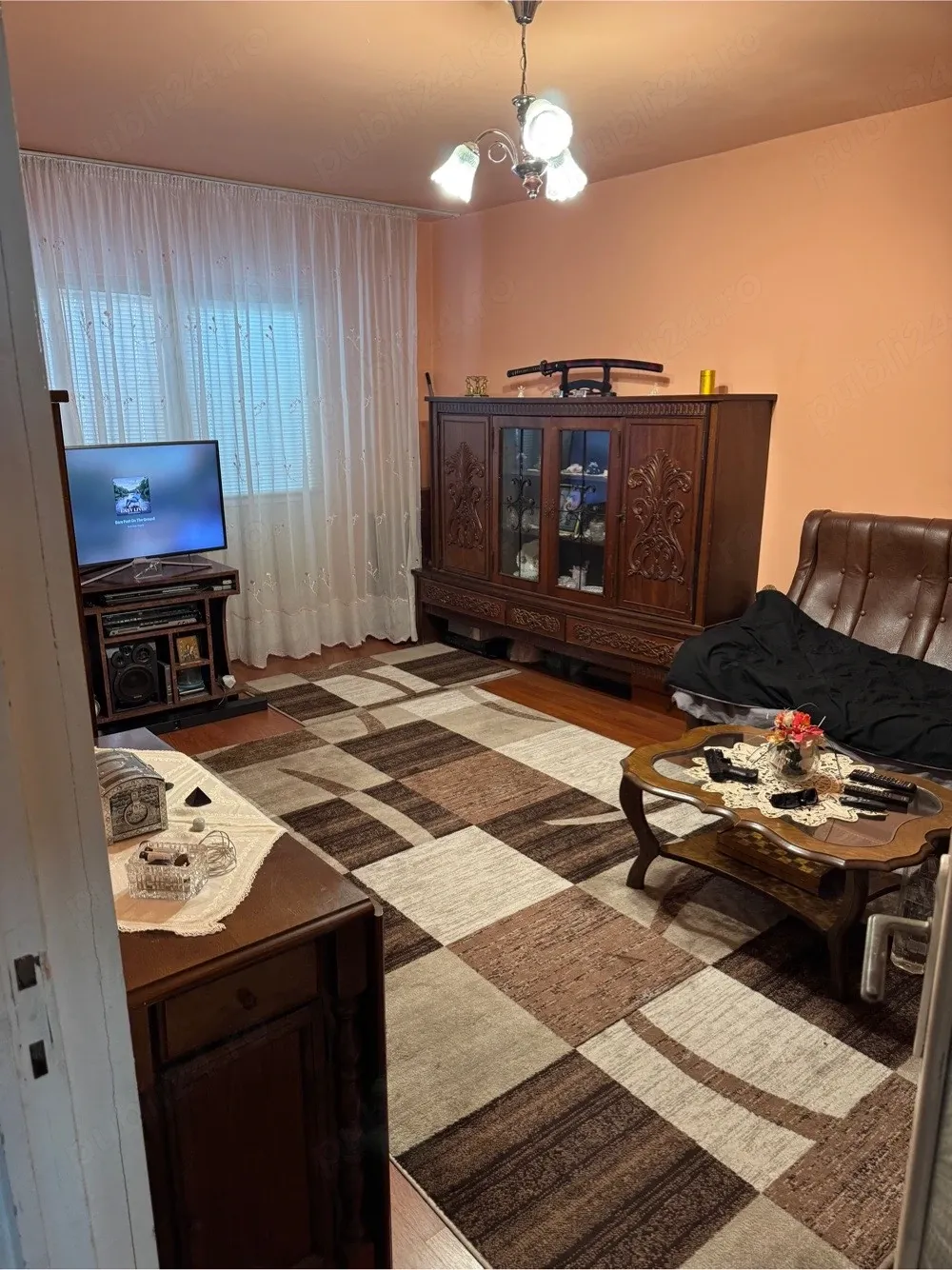 Inchiriez apartament 4 camere - imagine 1