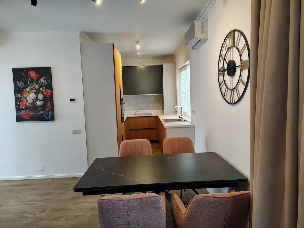 Închiriez duplex în Floresti