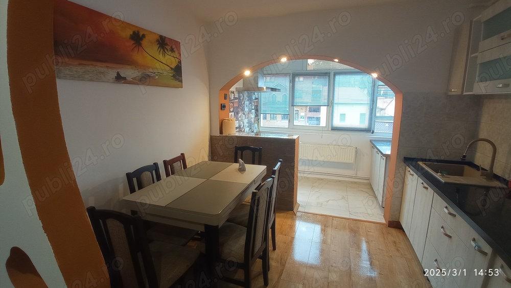 Inchiriez apartament 3 camere, zona Gara Mare (Gh Doja) - imagine 1