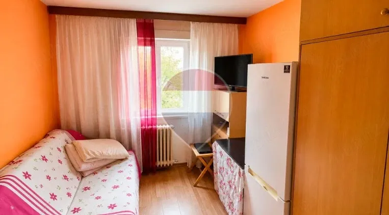 Cameră de cămin de vânzare | REMAX Elite Brașov