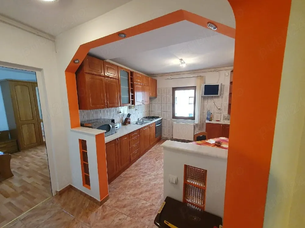 vand apartament 2 camere decomandate zona Astra Brasov - imagine 1