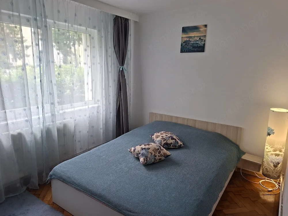 Vand apartament 2 camere - imagine 1