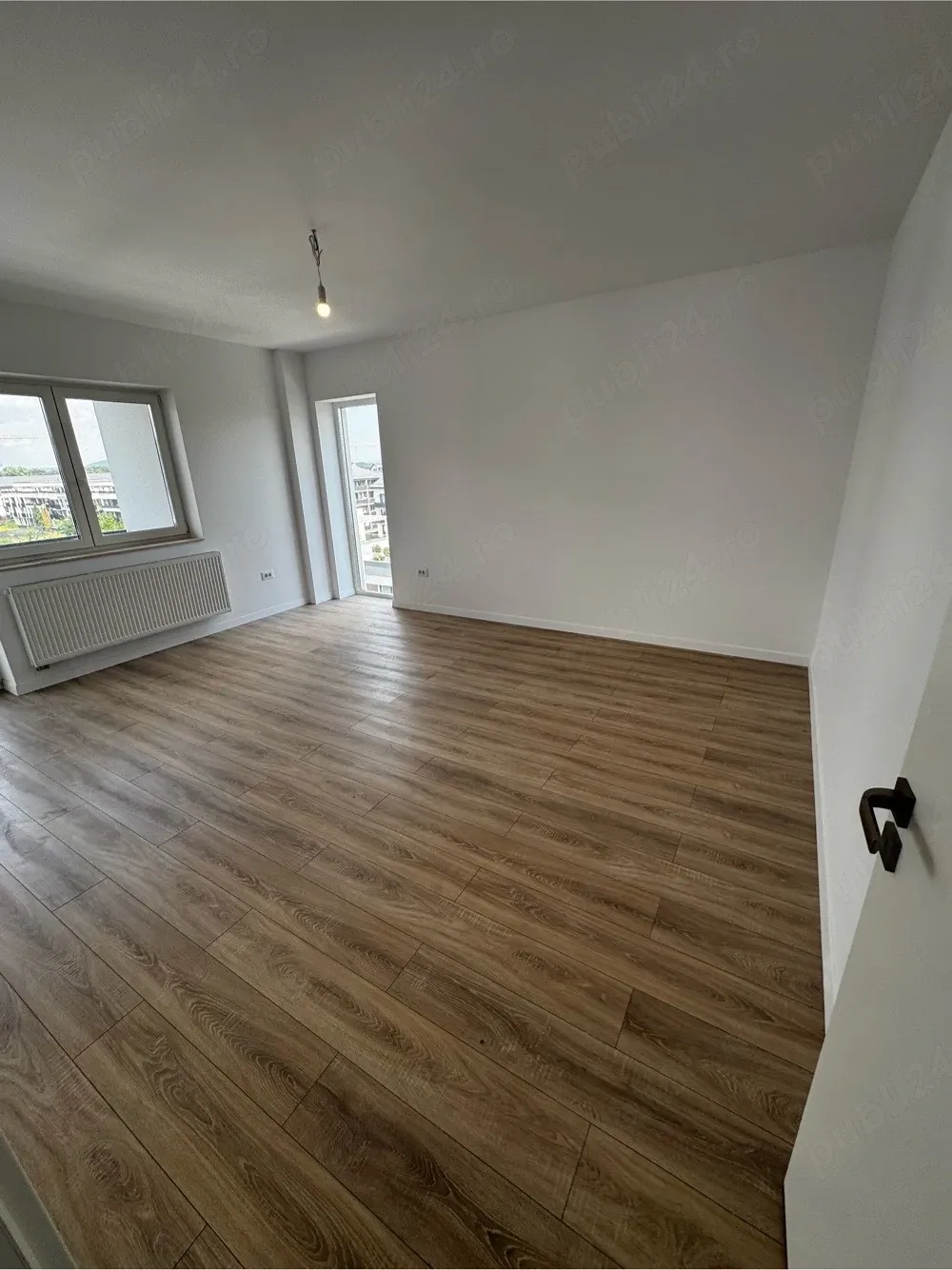 Apartament Nou 3 camere Decomandat  Zona Coresi - imagine 1