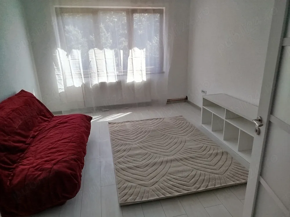 Inchiriez apartament cu 3 camere - imagine 1