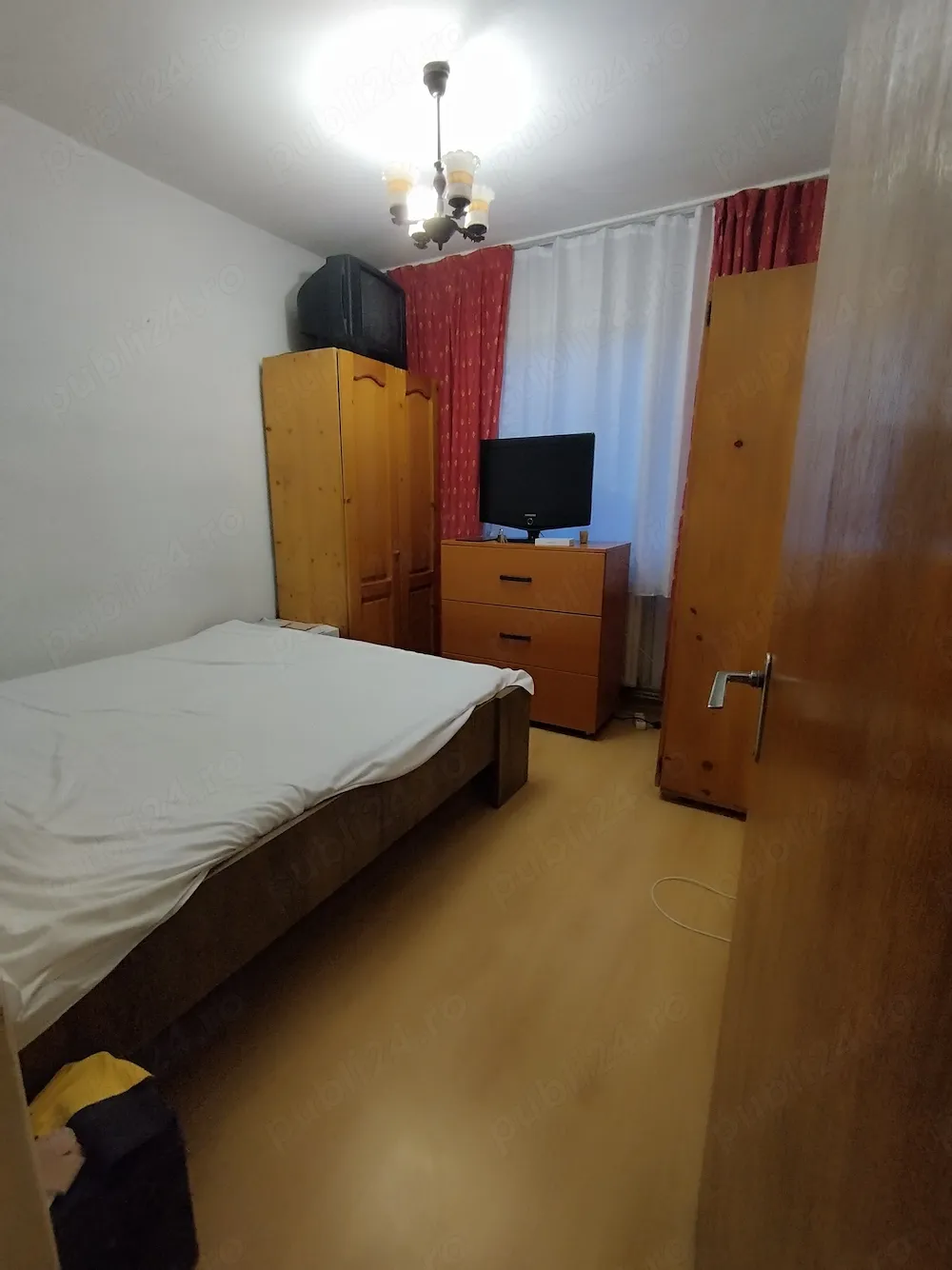 Apartament 3 camere Tractorul Brasov - imagine 1