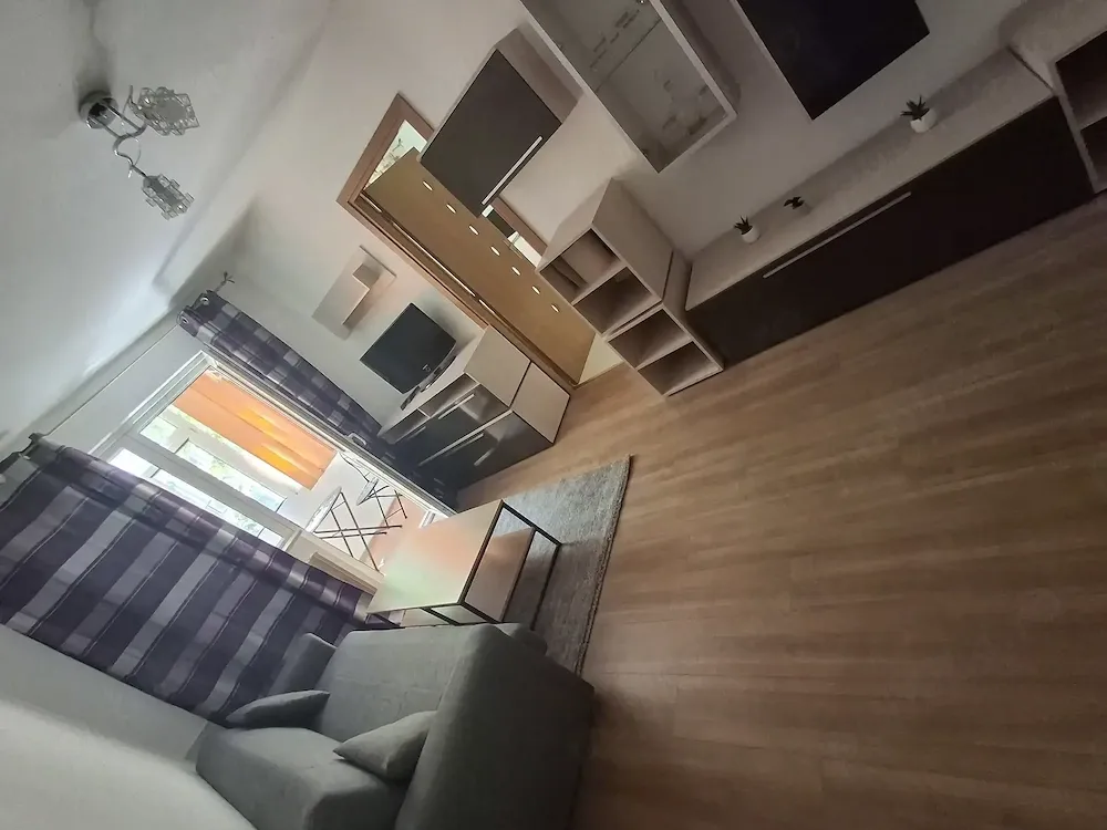Apartament de închiriat - imagine 1
