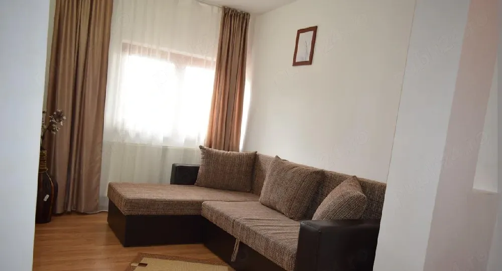 vand apartament