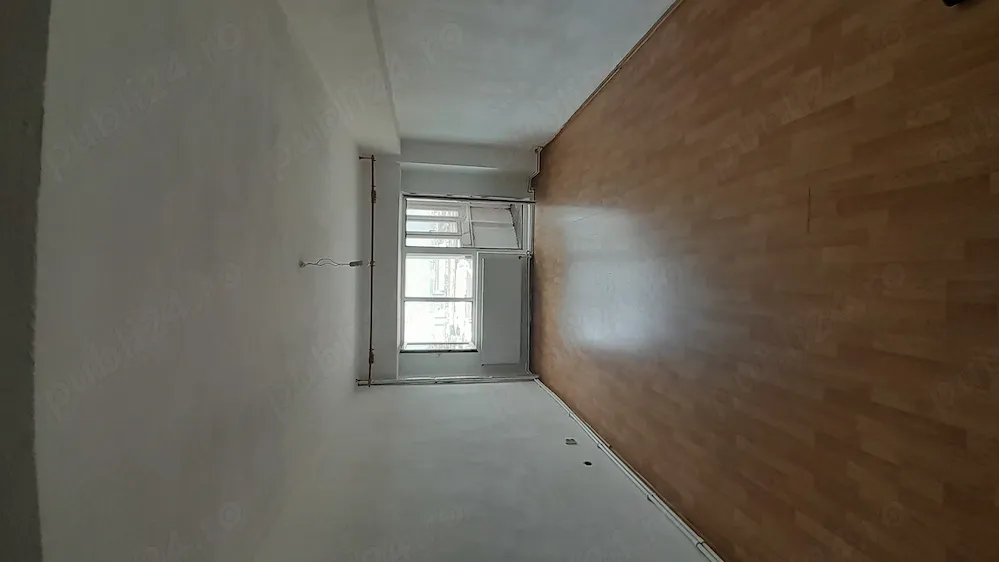 Vand apartament spatios, cu centrala termica proprie, 4 camere, Constanta - imagine 1
