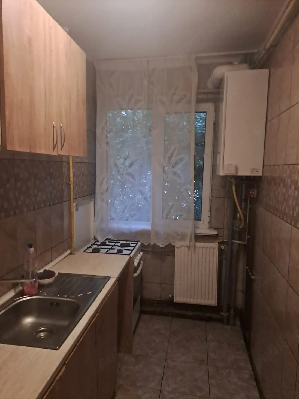 Închiriez apartament - imagine 1