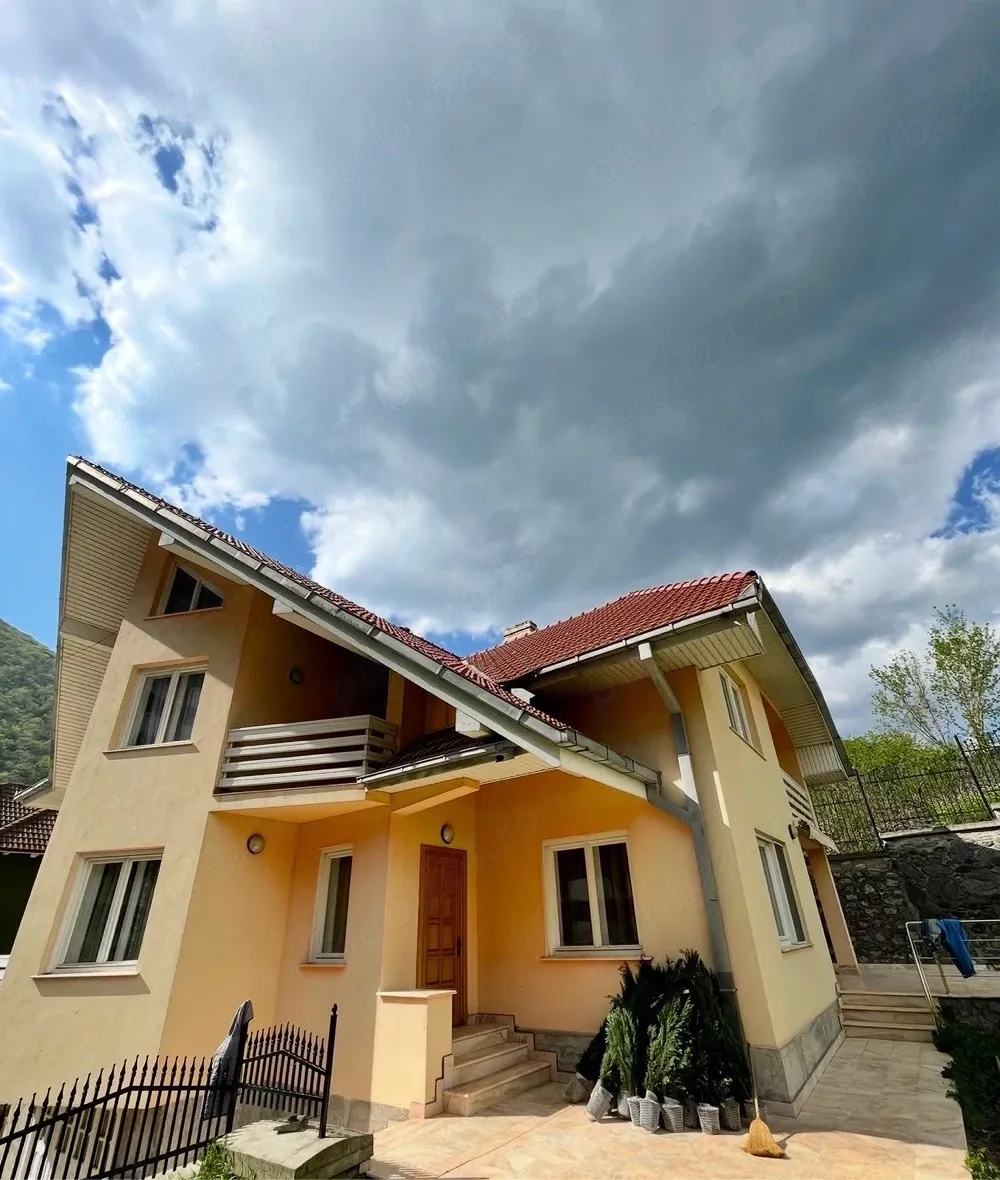 Casa de vanzare Baile Herculane - imagine 1