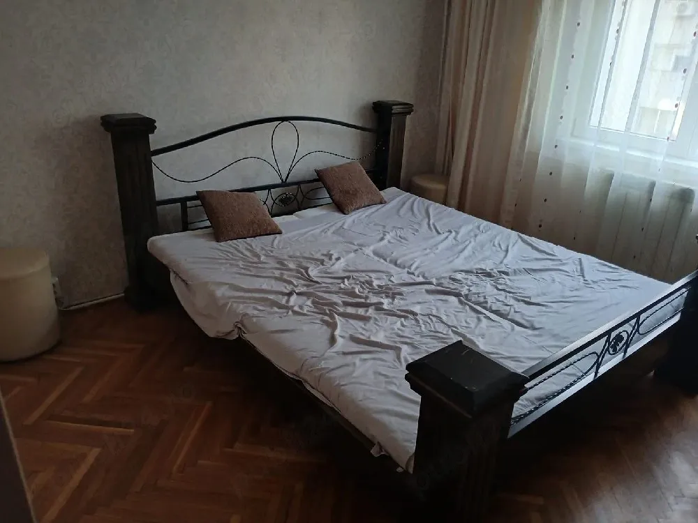 Dau in chirie apartament cu 3 camere - imagine 1