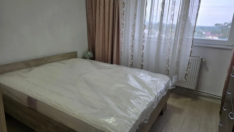 Apartament 3 camere zona B-dul Bucuresti - imagine 1