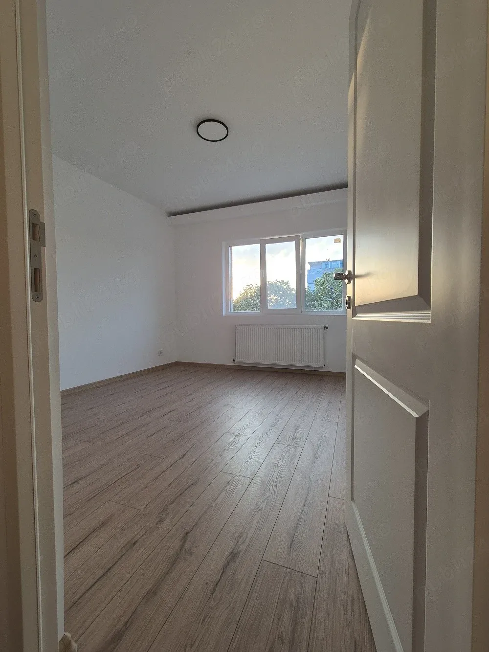 Apartament 3 camere   Str. Cameliei   59 mp utili   renovat complet - imagine 1
