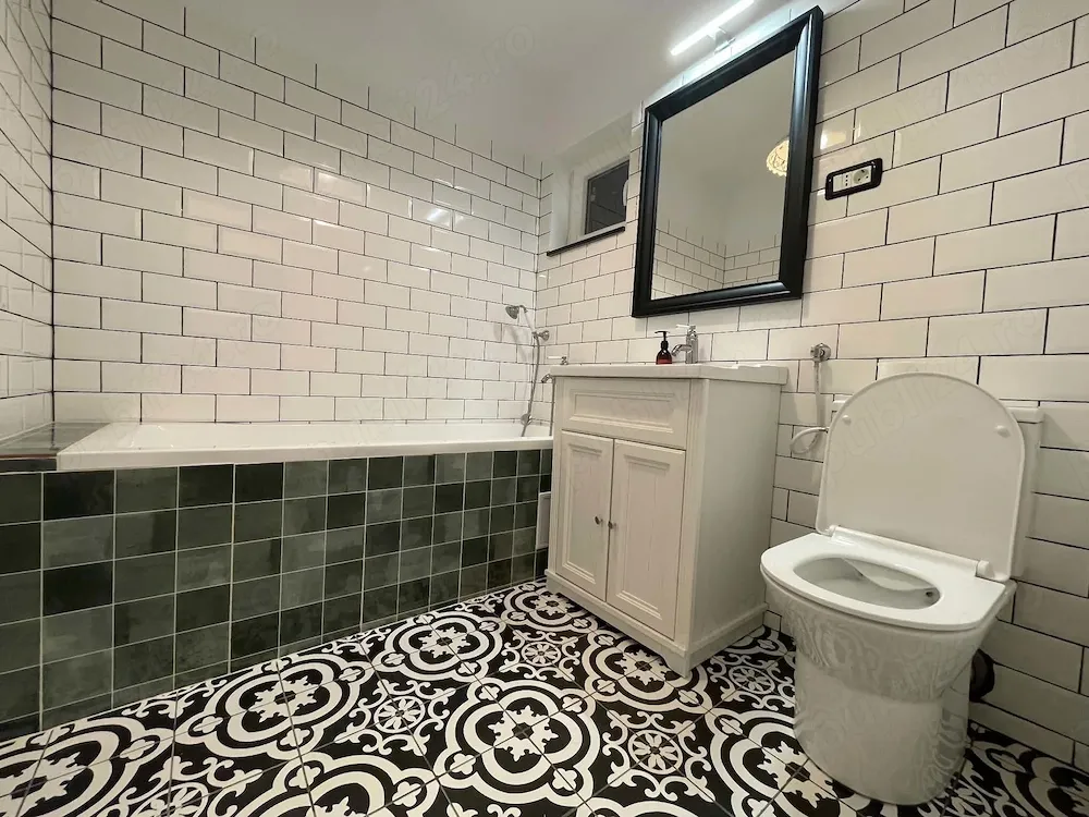 Ofer spre inchiriere apartament renovat, zona Perla, ideal pentru studenti sau pentru firme