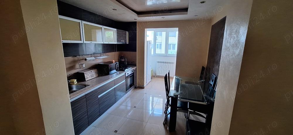 Se închiriază apartament cu 3 camere Apărătorii Patriei - imagine 1