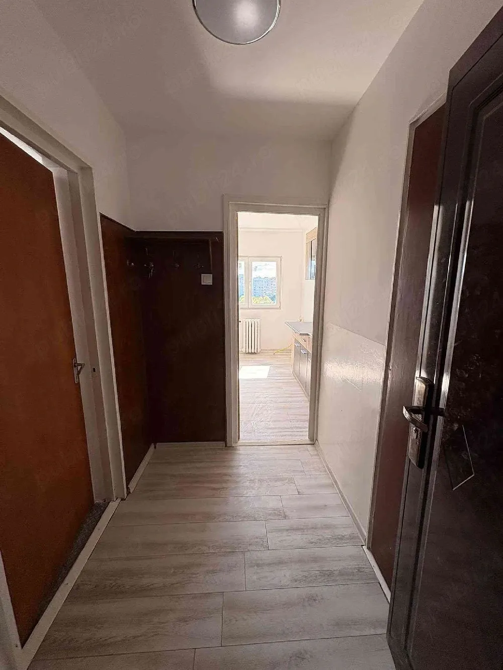 Apartament 2 camere de vanzare - imagine 1