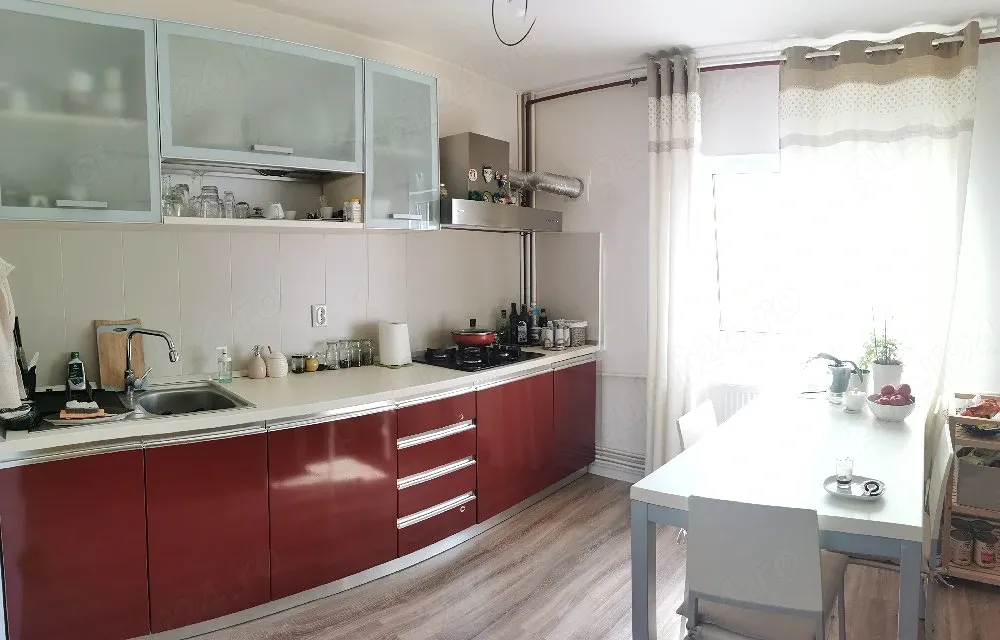 Anunt proprietar: vand apartament 2 camere decomandat, centrala proprie, gata de mutat, bloc '91 - imagine 1