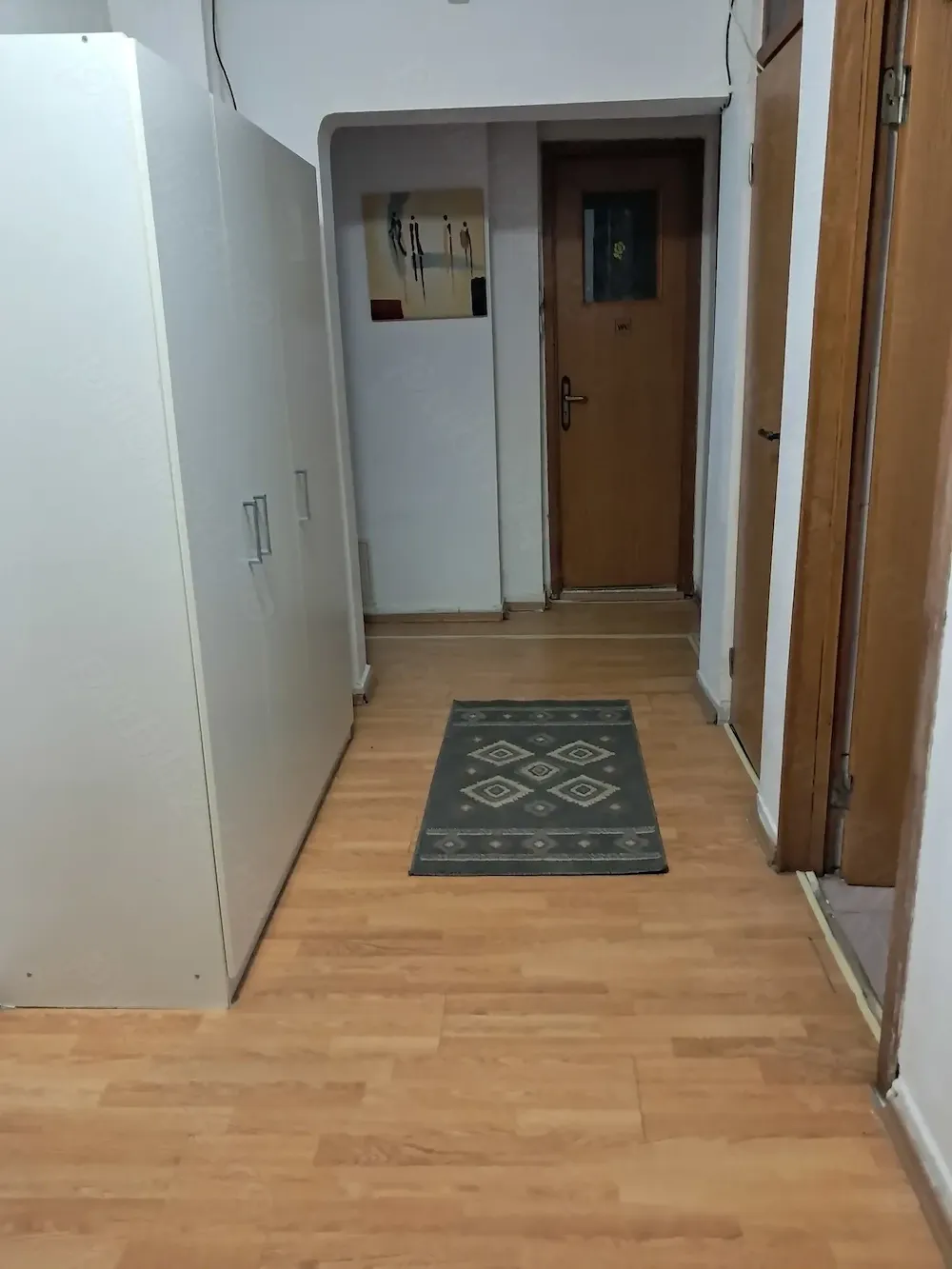 Inchiriez apartament 3 camere pe Splaiul Unirii