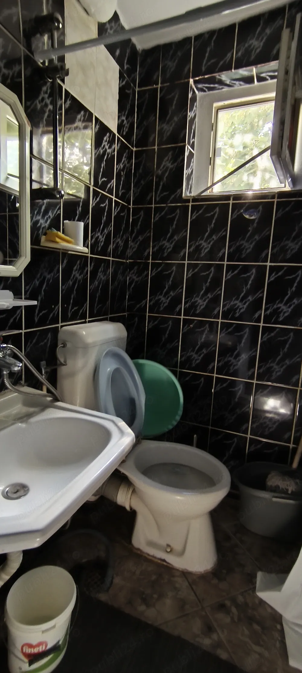Închiriez garsonieră confort 3 in zona Apărătorii Pariei - imagine 1