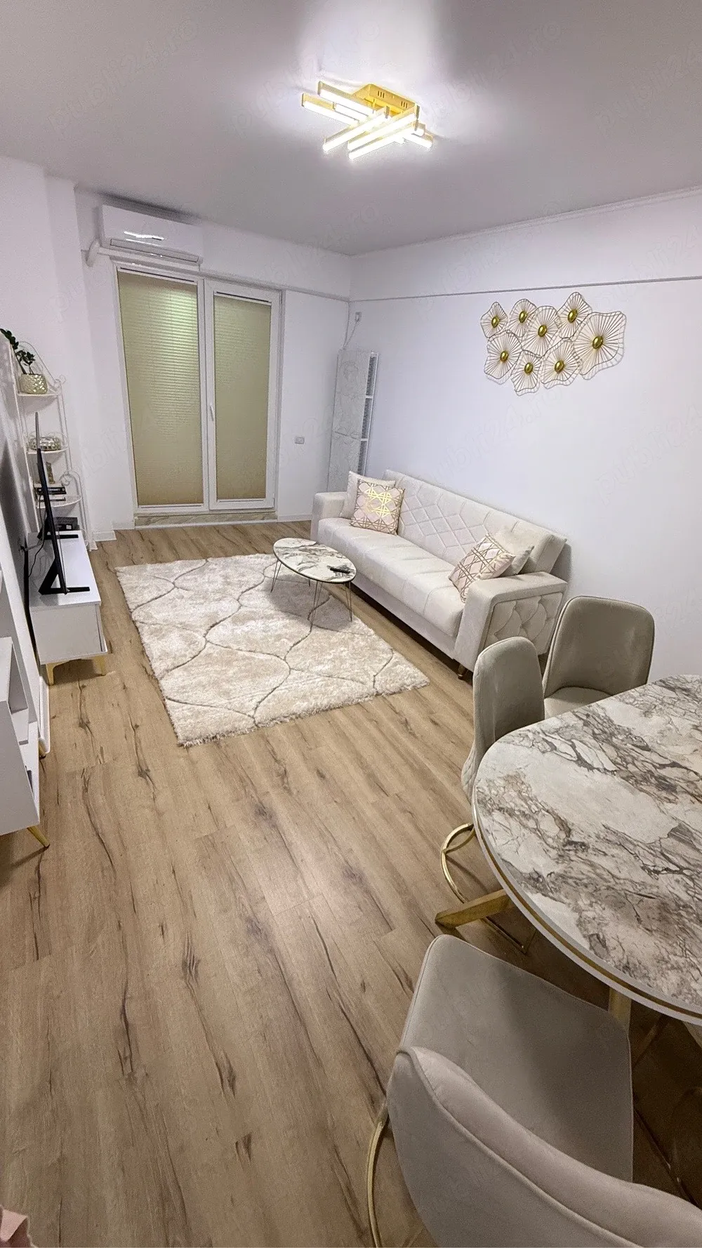 Central Adress apartament 2 camere decomandat , terasa 10 mp